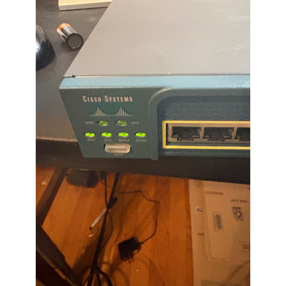 Cisco Catalyst 2950 Series 24 Port Managed Switch WS-C2950-24 10/100 Ethernet